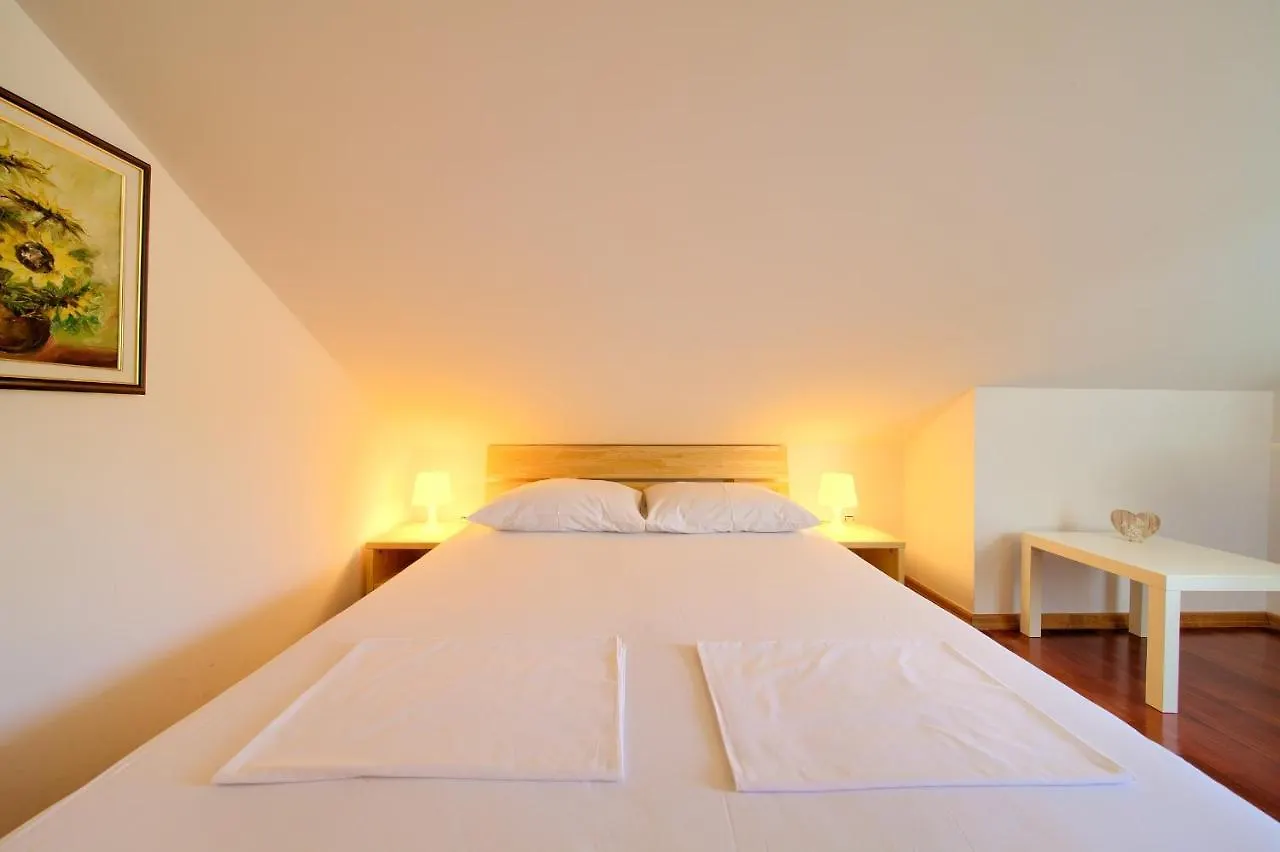 ** Couette-café Bed&Breakfast Lucija Punat Croatie